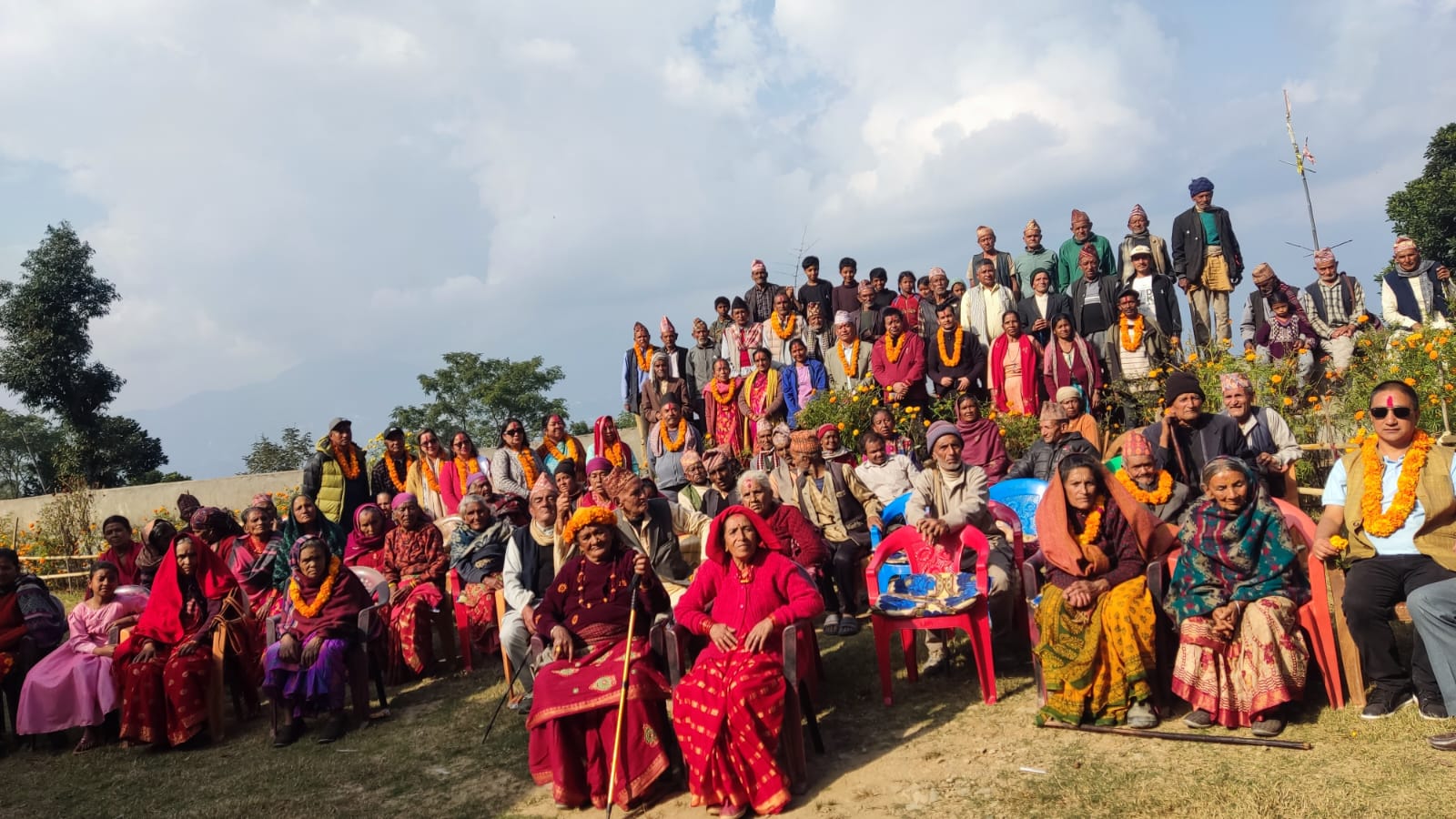 स्वर्गीय माता-पिताको स्मृतिमा श्रेष्ठ परिवारले गरे पुण्यको काम